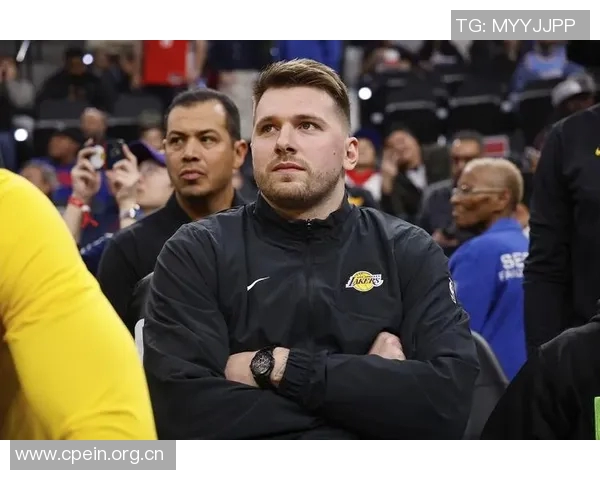 东契奇带领球队团建活动雷迪克表示积极反馈不断涌现