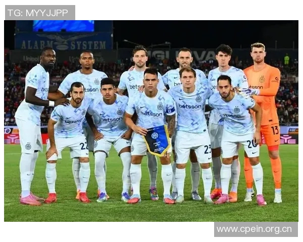 国米九月最佳球员候选名单揭晓迪马尔科图拉姆劳塔罗恰尔汗奥卢争夺荣誉