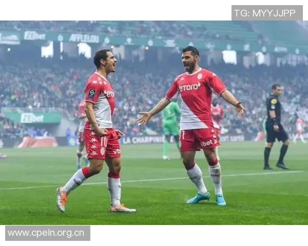 欧冠小组赛激战正酣巴黎领跑五队全胜争夺出线资格