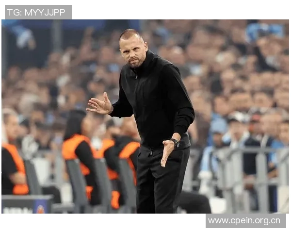 前阿贾克斯主帅海廷加正式加盟热刺担任助理教练助力球队发展 前阿贾克斯主帅海廷加正式加盟热刺担任助理教练助力球队发展