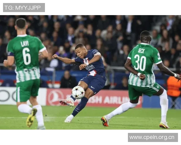 姆巴佩今日室内训练状态良好明日将决定是否参加西超杯对决 姆巴佩今日室内训练状态良好明日将决定是否参加西超杯对决